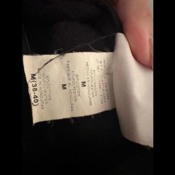 Vintage Vibe: Seniors 2010 Sweatshirt - Relive the Glory of Graduation in Style - Picture 2 of 4